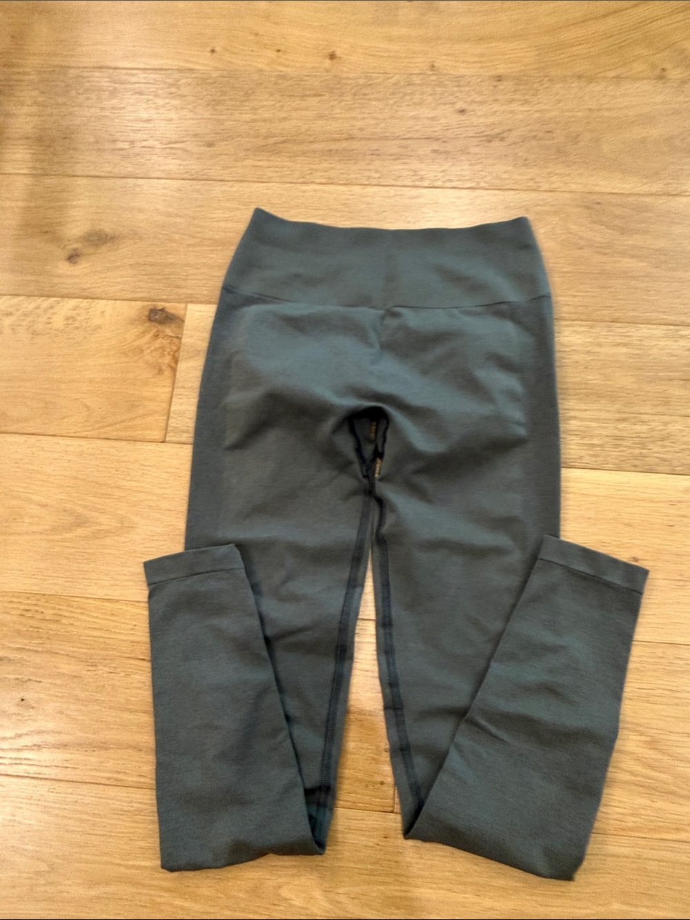 Alphalete Charcoal/Green High-Waist Leggings - Picture 3 of 4